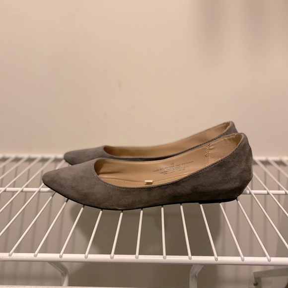 Women’s Flats - Picture 2 of 2